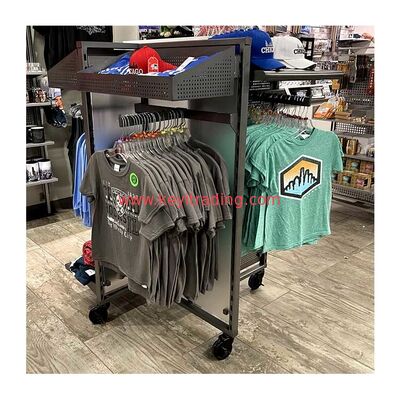 Espositore per magliette da negozio di abbigliamento in metallo con ripiani regolabili autoportanti